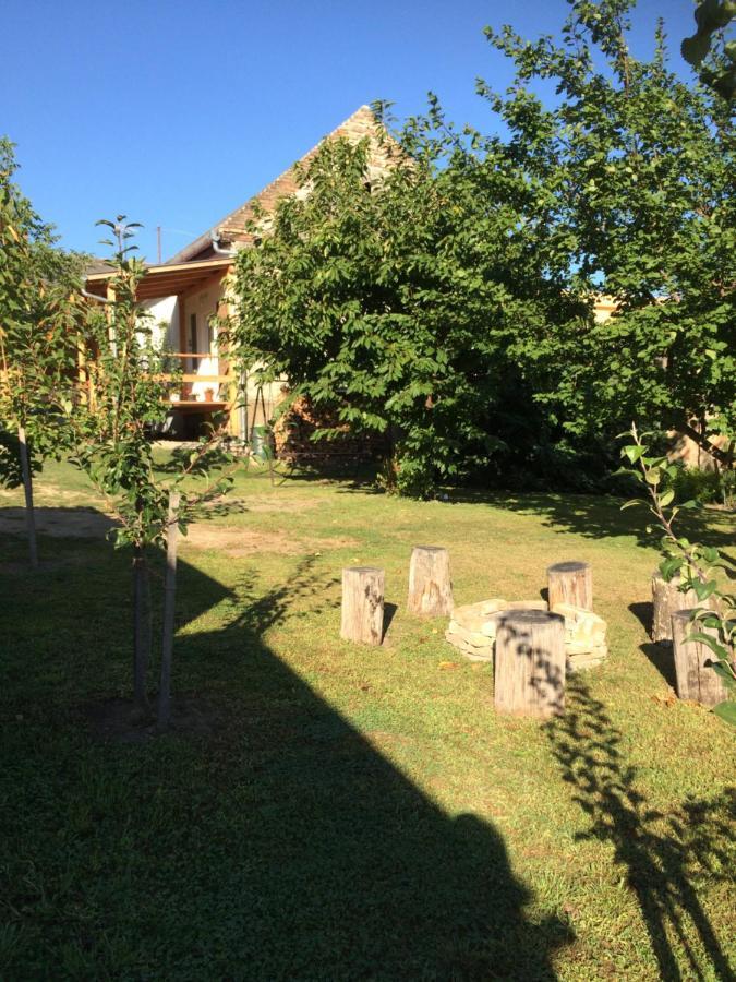 Teraszos Haz Hotel Balatonlelle Exterior photo